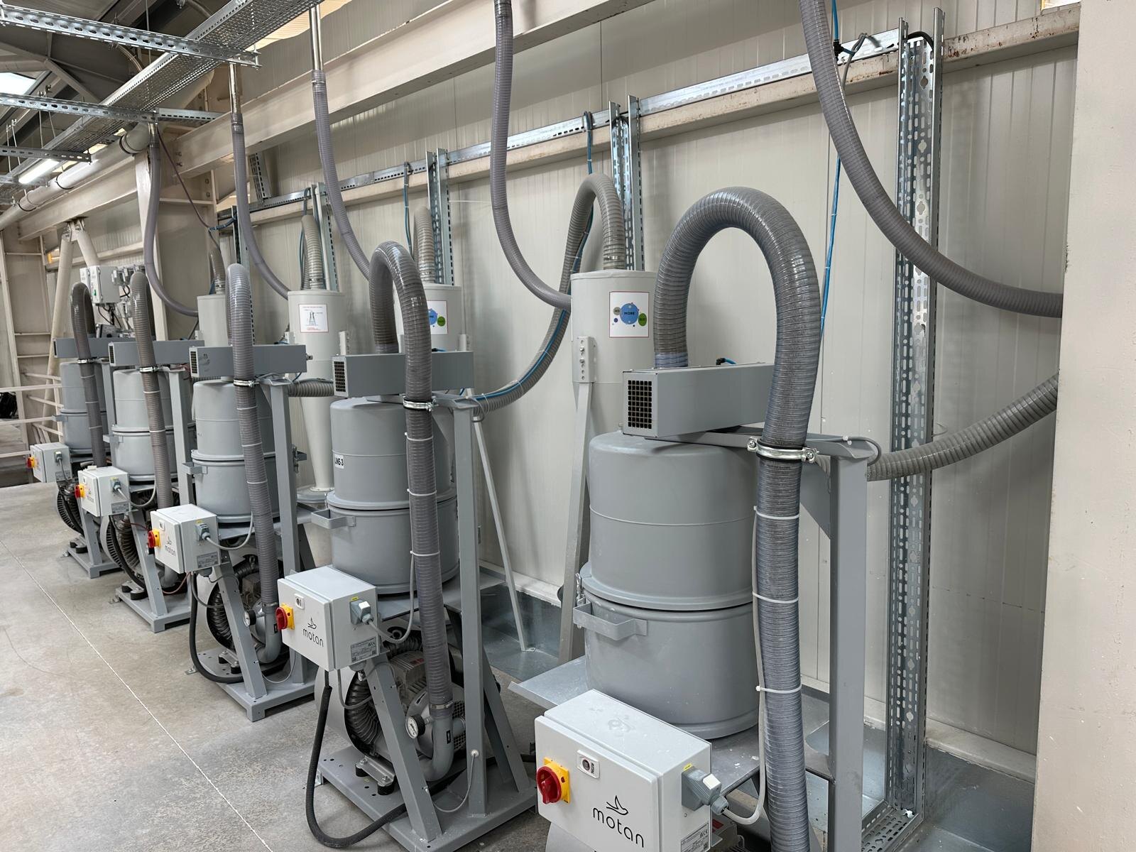 Central loading unit with separator